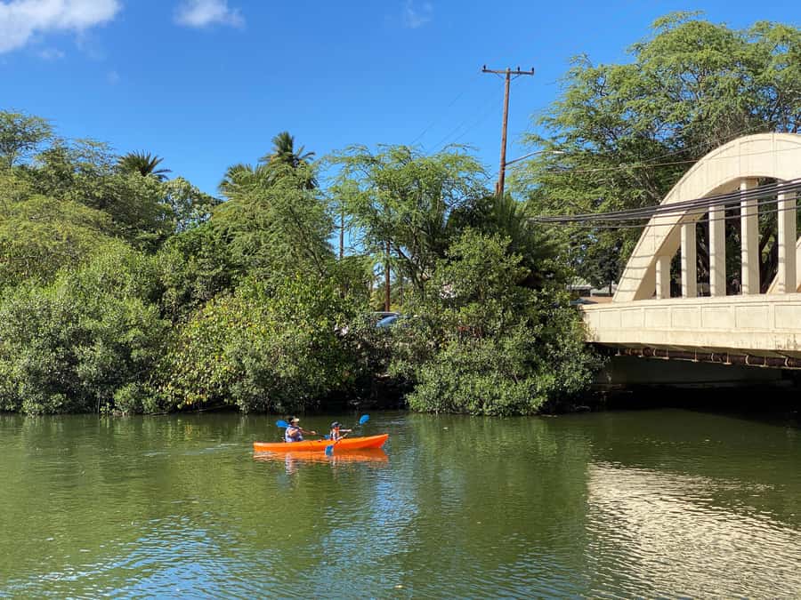 02/03 - 02/09 - Watch Pipeline Surf Challenge ! - Getting picked up: the Waikiki-to-North Shore plan