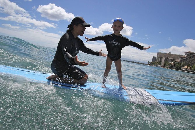 1.5-Hour Private Surfing Lesson in Honolulu - Learning to read Waikīkī waves and nail takeoffs