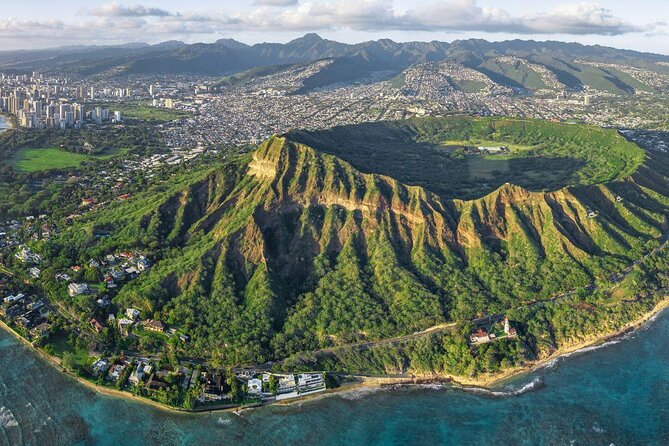 18 Minutes SHARED Helicopter Tour in Honolulu - Quick hits before you book