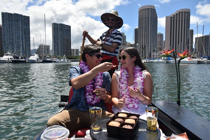 2-Hour Small-Group Gondola Excursion in Waikiki - Glide #1: Magic Island and Diamond Head as your harbor backdrop