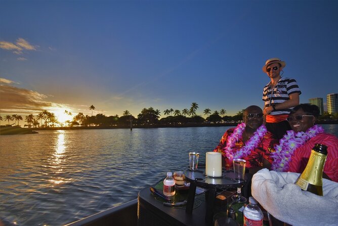 2-Hour Small-Group Gondola Excursion in Waikiki - Onboard comfort: lei, blankets, water, and the small details you’ll actually notice