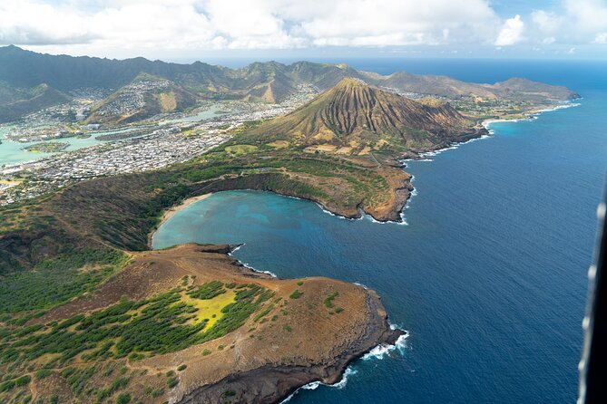 30 Minutes PRIVATE Helicopter Tour in Honolulu - Getting ready at the meeting point near 1 Lagoon Dr