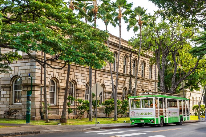 7 Day Pass LeaLea Trolley and Waikiki Trolley Pink Line - Kahala and the southeast side: malls, markets, and lighter day structure