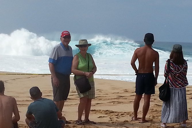 8-Hour Luxury Four Door Convertible Tour of Oahu's South and North Shores - South Shore Starters: Diamond Head, China Walls, and Eternity Beach