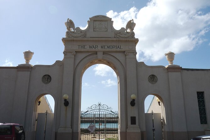 Afternoon Honolulu City Tour - Punchbowl and the War Memorial-Nadatorium: A Different Kind of View