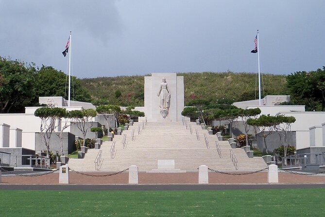 Afternoon Honolulu City Tour - Waikiki Drive: Statues, Parks, Zoo, and the Aquarium Angle