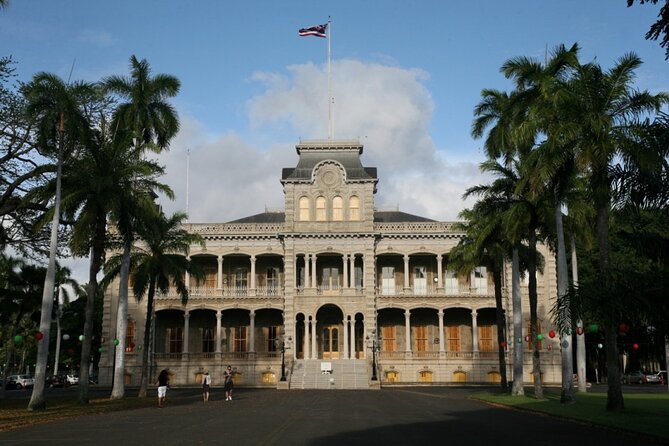 Awesome Scavenger Hunt: Royal Views Of Honolulu - The full route: Capitol to Ali’iolani Hale with photo rewards