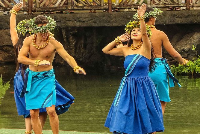 Best of Oahu: Pearl Harbor, Arizona Memorial and the Polynesian Cultural Center - Tropical Farms Macadamia Stop: Quick Fuel and a No-Stress Shopping Break