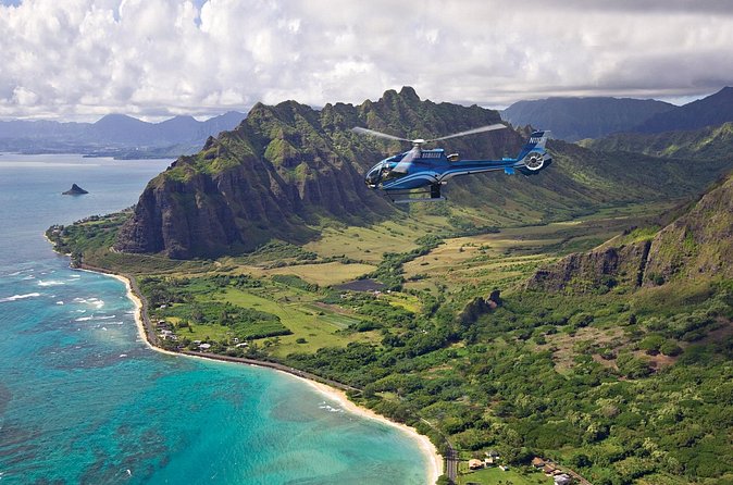 Blue Skies of Oahu Helicopter Tour - Comfort rules that affect your photos (and your seat)