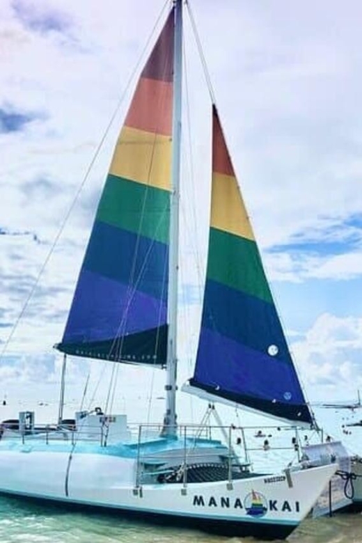 Board from Waikiki Beach: Friday Night Fireworks sail - The One-Hour Cruise: Sunsets, Moonlight, and City Lights From the Water