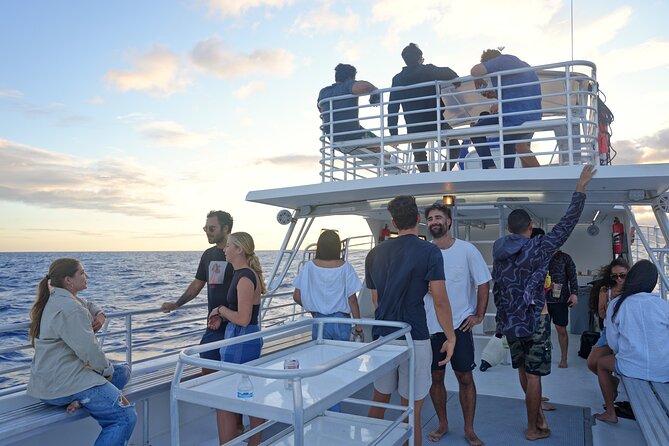 BYOB Sunset Cruise Waikiki - Waikiki’s shoreline: hotels, green valleys, and blue-water perspective