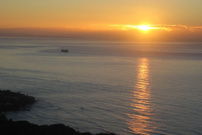 Diamond Head Shuttle with Malasada - The Leonard’s Malasada stop: fuel at the right moment