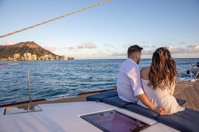 Explore Turtle Canyons Waikiki Snorkel and Sail Adventure - Crew dynamics: why names like Sammy and Lara come up