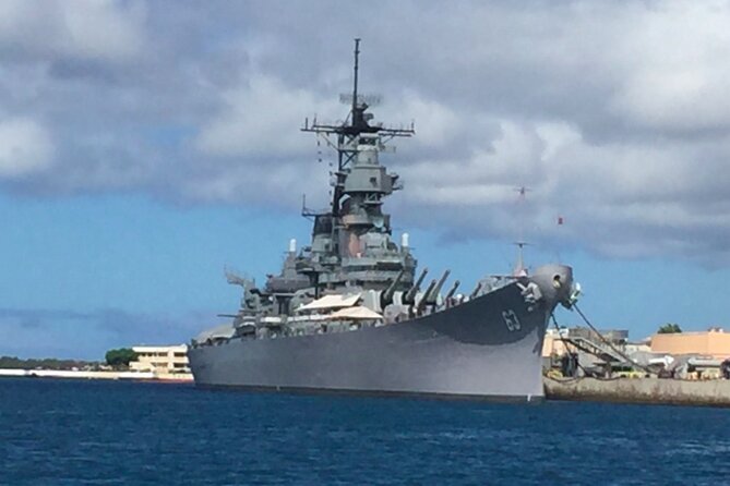 Family-friendly Pearl Harbor and Honolulu Downtown with private transportation - Punchbowl Cemetery (National Memorial Cemetery of the Pacific): A Quiet, Dramatic Pause
