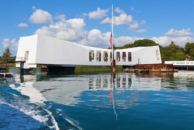 Family-friendly Pearl Harbor and Honolulu Downtown with private transportation - King Kamehameha Statue and Iolani Palace: Quick Stops, Big Identity
