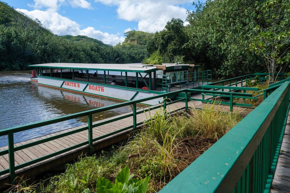 From Oahu: Kauai Waimea Canyon & Wailua River Tour - Group size, transport style, and the guide experience