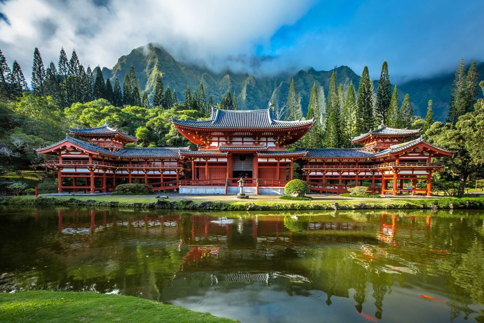 From Waikiki: Circle Island Tour - Temple time at Byodo-In: a calm break from road noise