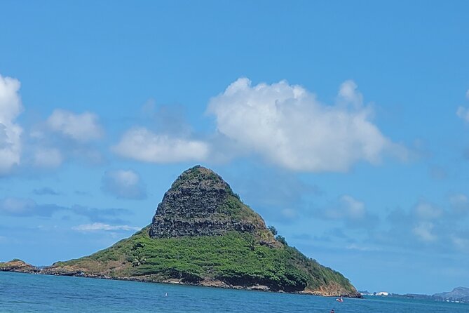 Full-Day Circle Island Guided Tour of Oahu - Byodo-in Temple: when the tour slows just enough