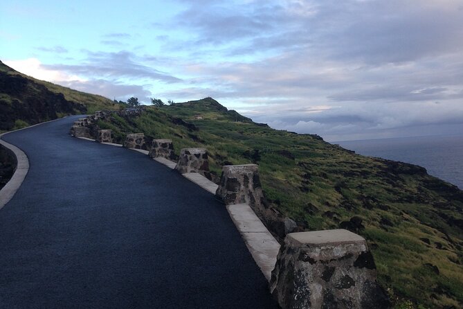Half-Day Hiking Tour to Diamond Head and Makapuu Lighthouse - What to bring: the essentials for uphill, sun, and photos