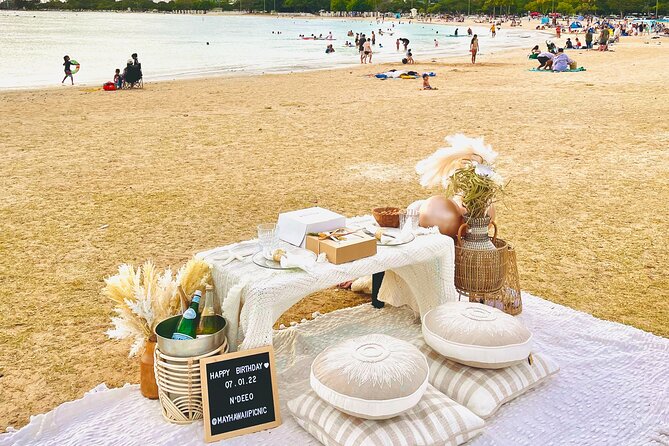 Hawaii Beach Picnic Date - Ala Moana Beach Sunset: A Ready-Made Date That Starts Easy