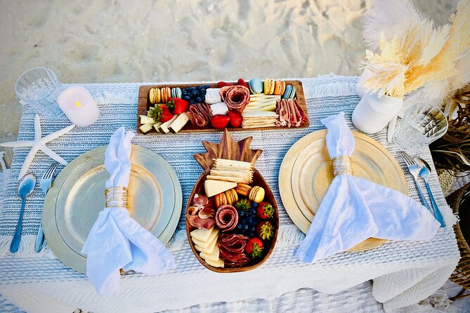 Hawaii Beach Picnic Date - What You Drink: Sparkling Juice and Cold Water With Ice
