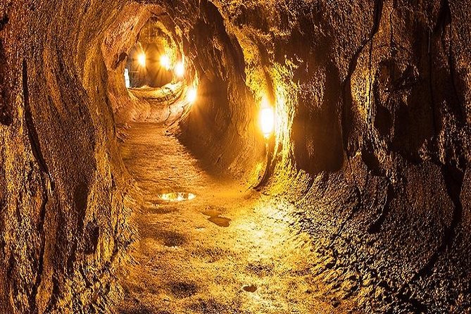 Hawaii Volcanoes National Park Experience from Oahu - Your Kona airport start: 8:00 AM and where to meet