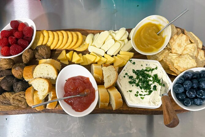 Honey Flight & Bites: The Best Honey Tasting in Hawaii - Value check: $34 for honey, snacks, and s’mores in a tiny room