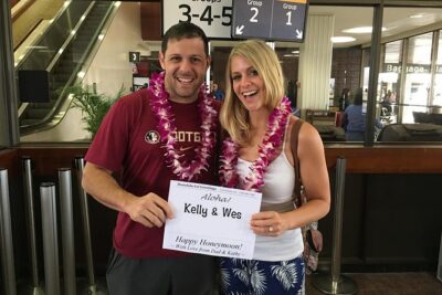 Honeymoon Airport Lei Greeting on Honolulu Oahu - Your Lei Options: Basic to Deluxe for a Personal Welcome