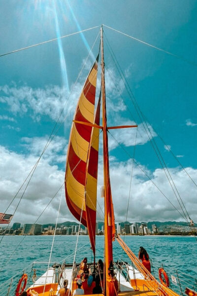 Honolulu: 90 Minute Catamaran Sunset Sail - Drinks, Music, and the Onboard Party Feel