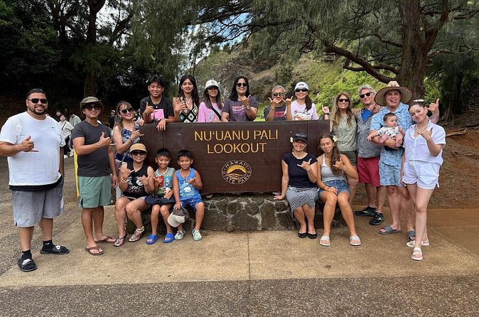 Honolulu Airport Shuttle & Circle Island Tour - Waimanalo and Hawai’i Treasures: a short local shopping break