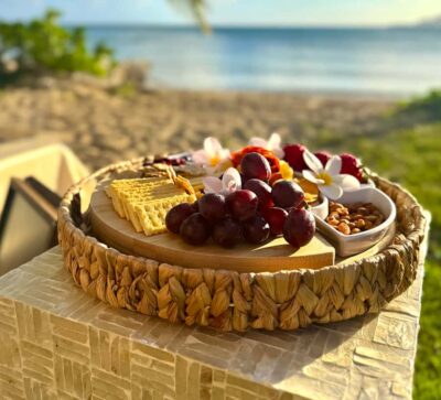 Honolulu: Beachside Luxury Picnic & Paint - Getting to a secluded shoreline (and why that matters)