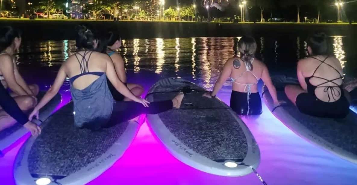Honolulu: Fireworks Glow and Flow Yoga Class - Entering the Glow Zone: How the SUP Yoga Works