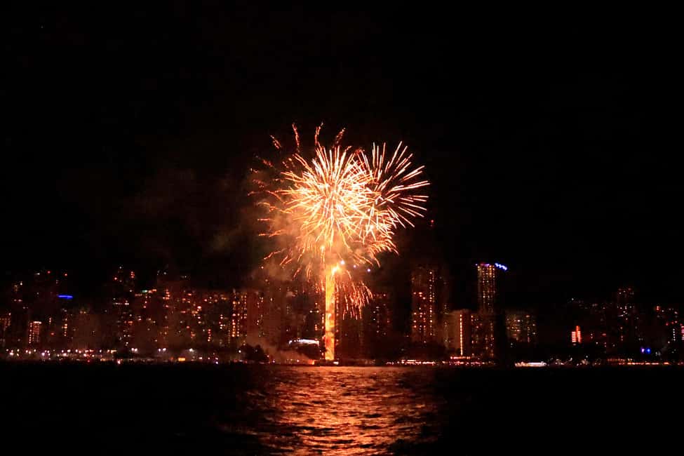 Honolulu: Friday Night Fireworks Cruise with Music - Boarding the Island Princess Catamaran: What the Hour Feels Like