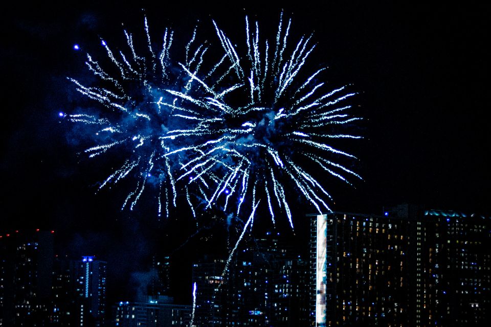 Honolulu: Friday Night Fireworks Cruise with Music - What’s Included (and What You Must Bring)
