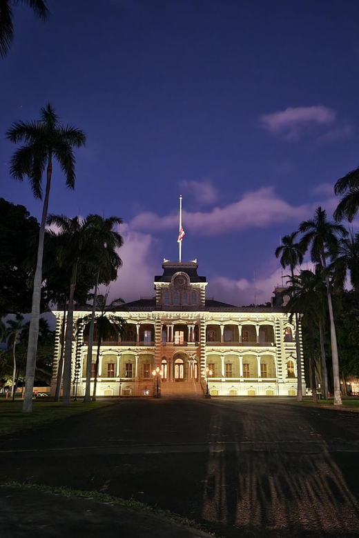 Honolulu: Ghosts of Old Honolulu Walking Tour - Starting at King Kamehameha Statue: Setting the Mood Fast