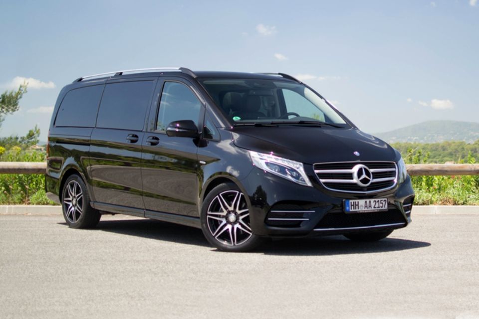 Kahului: OGG Airport Private Transfer to Kahului City|Hotels - The Ride Itself: Air-Conditioned Comfort and Luggage Help