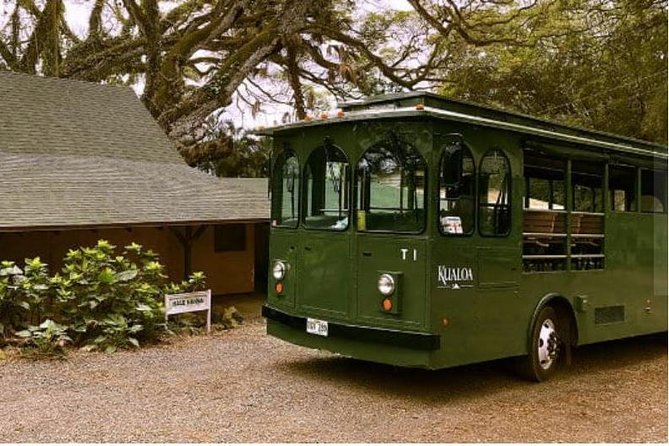 Kualoa Ranch - Kualoa Grown Tour - Flower gardens and fruit plantations: what you taste on the ranch
