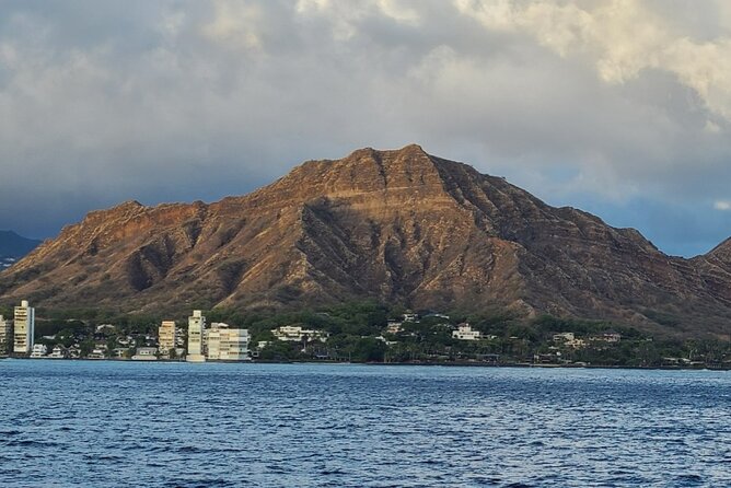 Late Breakfast Cruise in Honolulu - Breakfast served at sea: the Kona coffee and menu you’re actually eating
