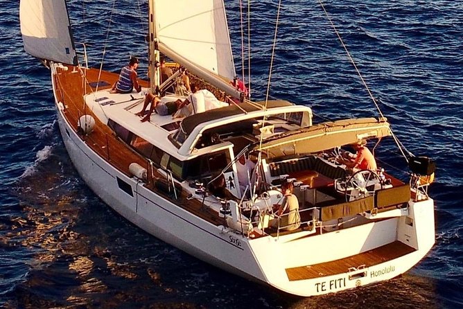 Luxury Diamond Head Sunset Sail - Swims and quieter moments: what you might be able to add