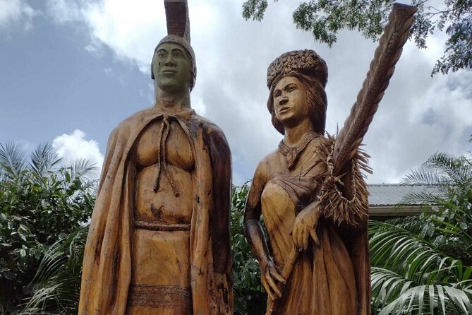 Luxury Oahu Island Tour, Private and Customizable (4 adults max) - Green World Coffee Farms: a break that mixes drinks, browsing, and stories