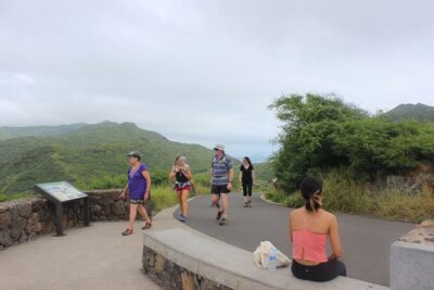 Makapu’u Lighthouse Trail and Shuttle Service - Makapu’u Lighthouse Trail on foot: paved, scenic, and still a real climb