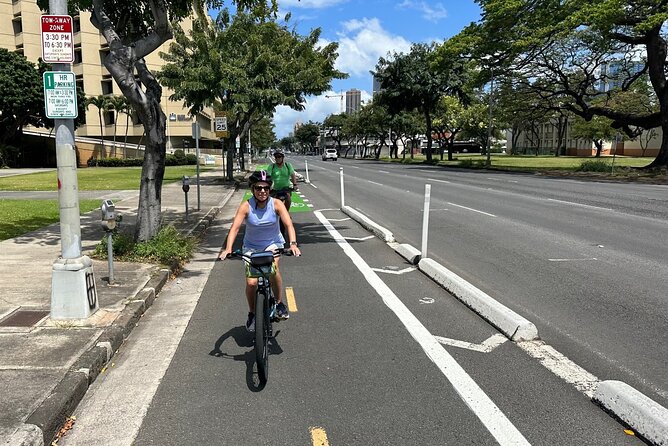 Manoa Falls-Electric Bike to Hike Experience Local meal included - The Manoa Falls hike: 0.8 miles that climbs 300 feet