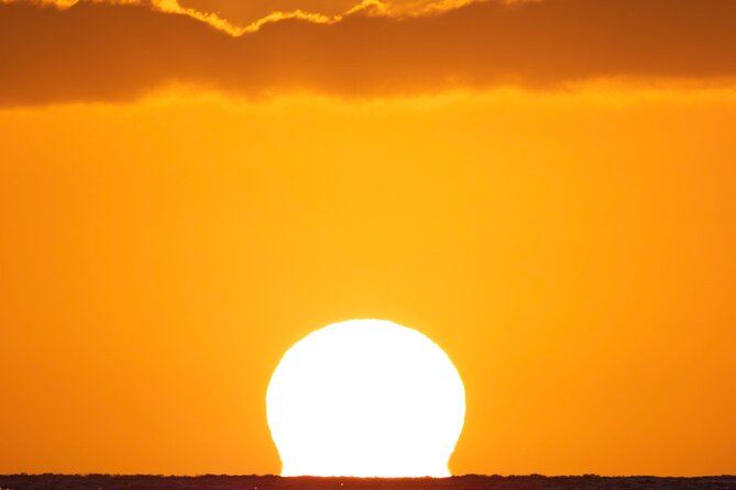 Moana’s Luxury semi-private Sunset Cruise on Nalu - Why This Sunset Cruise Feels Worth It in Honolulu