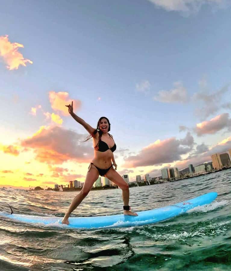 Oahu: 1-on-1 Surfing Lesson in Waikiki - Finding the small triangular beach for your 1-on-1 start