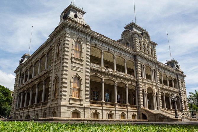 Oahu Circle Island (Holoholo Mokupuni), from Waikiki - North Shore and Haleiwa: old plantation-town energy, plus real scenery