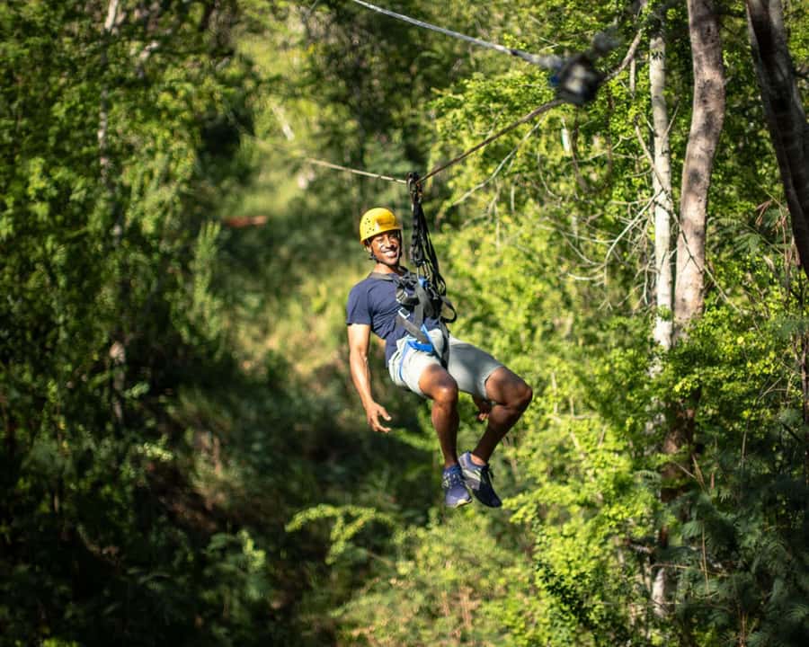 Oahu: Coral Crater Zipline Tour - The staff vibe: what the guides do well