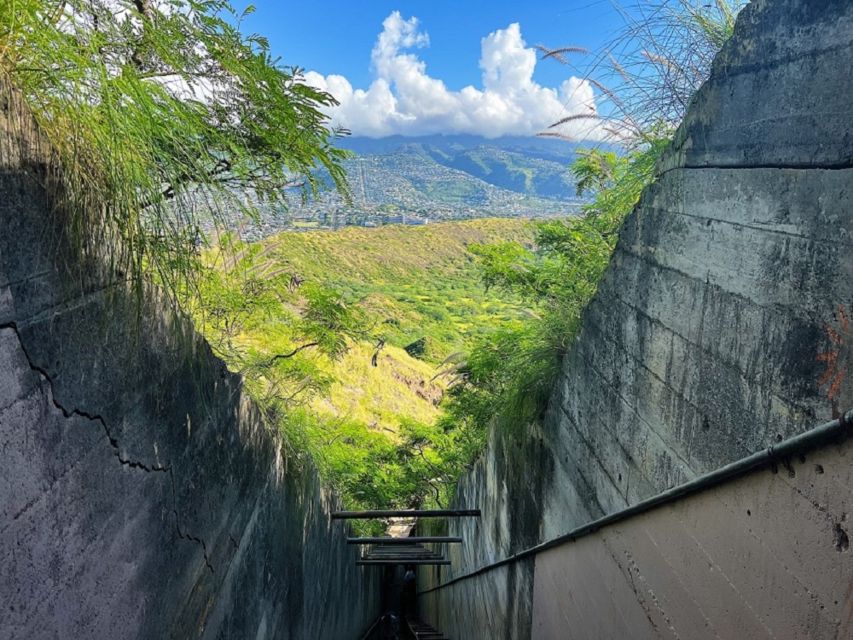 Oahu: Diamond Head Crater Trailhead Transfer & Entry Fee - Weather, timing, and the reservation reality you should plan for
