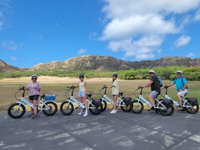 Oahu: Diamond Head E-bike Scenic Ride - Pedaling Along Kapiolani Park Toward Diamond Head