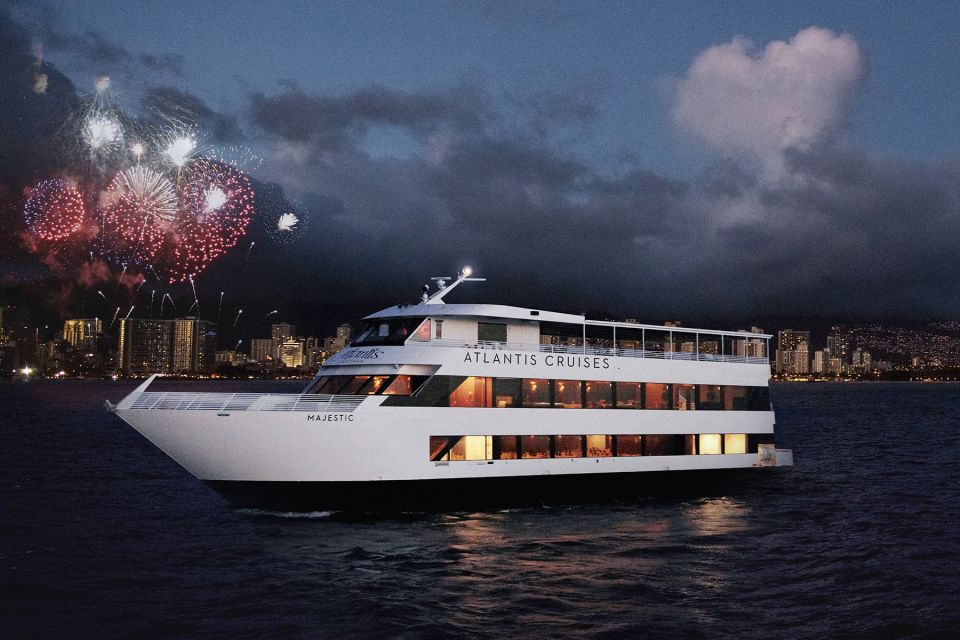 Oahu: Friday Night Fireworks Cocktail Cruise - Friday fireworks from the water: the appeal of this 90-minute cruise