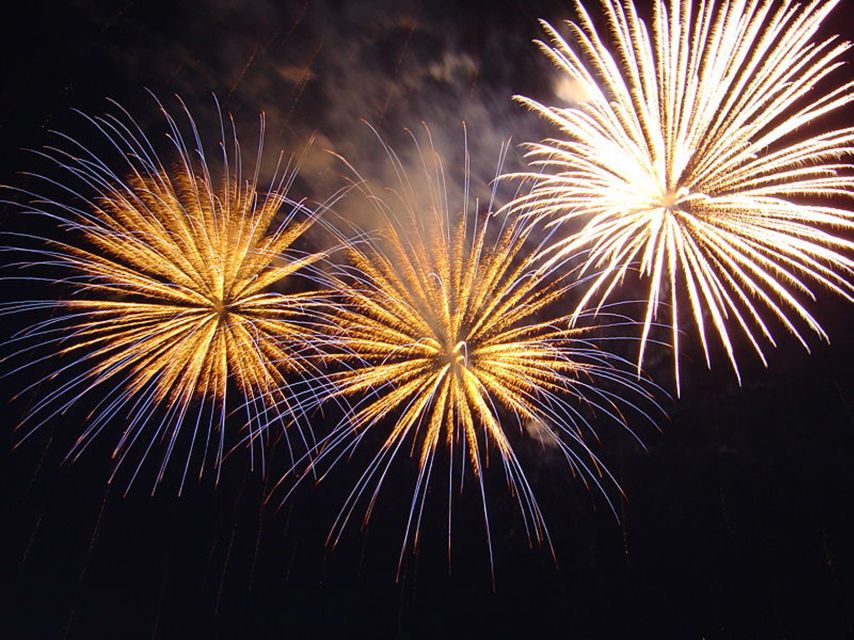 Oahu: Friday Night Fireworks Sail from Hilton Hawaiian Pier - Sailing Past Waikiki and Toward Diamond Head Before Dinner
